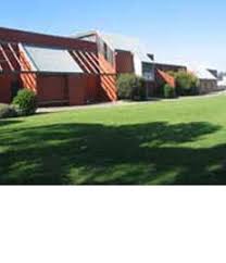 Collingwood college in surrey has 1797 pupils, which far exceeds the country average. Collingwood College Collingwood The National Education Directory Of Australia