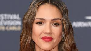 Jessica alba out for dinner at taverna tony's in malibu 07/03/2021. Jessica Albas Kritik Beverly Hills 90210 Stars Reagieren Promiflash De