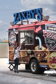 Custom Food Truck Builders Zaxby S Food Truck In 2020 Custom Food Trucks Food Truck Trucks