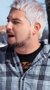 Tom Sayer's Instagram, Twitter & Facebook