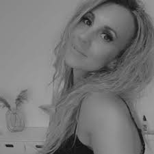 M i c h e l l e 🖤 P h i l l i p s (@Michelle8xx)