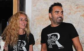 Rocío Carrasco y Fidel Albiac, sus ingresos y propiedades: ¿De qué viven?