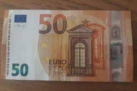 Cat vine in lei 99 de euro? A PlÄƒtit 150 De Lei Pe O BancnotÄƒ FalsÄƒ De 50 De Euro Realitatea De Harghita