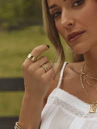 Perfection Pavé Twist Ring in Gold