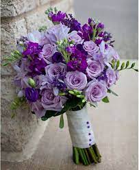 Brautstrauss Trends Das Sind Die Schonsten Hochzeitsstrausse Des Jahres Purpleweddingflowers Kl Purple Wedding Bouquets Purple Wedding Flowers Wedding Flowers