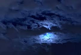 Bu bulutların ilk yükseldiği yerdeki görüntüsüne hortum tipi deprem bulutları(tornado type eq clouds) adı verilir. Depremin Habercisi Oldugu Soylenen Mavi Dolunay Dan Olaganustu Goruntuler Haberler