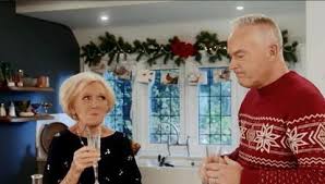 Mary berry has gathered together her festive recipes and a few snippets of wisdom she has gained over the years to make your christmas cooking easier and less stressful. Mary Berry S Christmas Party Critics Broadcast