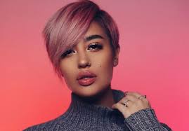 نينا عبد الملك تتعرض للهجوم بسبب تصريحها مهمة النساء التكاثر فيديو