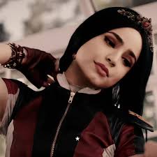 Evie and Doug Descendants Kiss