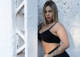 Influenciadora engravida do enteado após gravar vídeo adulto - Portal TOP Mídia News