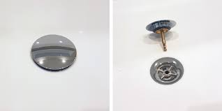 Ich bin expertin für den bereich haushalt und wohnen und seit 2019 dabei. Hande Weg Von Der Zentralen Schraube An Abflussen Von Badewanne Und Dusche