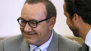 Till hagen ist seit vielen jahren synchronsprecher und dabei ganz fest mit einem hollywoodstar verbunden: Verfahren Gegen Kevin Spacey Wurde Eingestellt