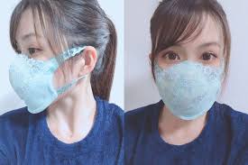Masker kain 3 lapis disebut memiliki efektivitas 70 persen menangkal virus. Kehabisan Masker Tiru Trik Model Jepang Yang Ubah Bra Jadi Masker Priceprice Com