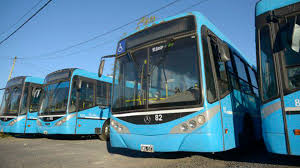 En un segundo día sin colectivos de la empresa dota, que agrupa a casi el 67% del servicio de transporte en ese medio, por un conflicto gremial que derivó en un , la ciudad amaneció con miles de usuarios sufrieron el paro de ayer que se mantiene vigente durante el día de hoymanuel cortina. Paro De Colectivos Infobae