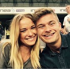 May 27, 2021 · magda stępień i jakub rzeźniczak spodziewają się dziecka. Ekstraklasa Pilkarze Legii I Lecha Z Dziewczynami Instagram