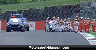 Jason dupasquier, piloto de moto3, fue trasladado a un hospital de florencia tras el accidente que sufrió en la clasificación del gp de italia en jason dupasquier (bulle, suiza, 7 de septiembre de 2001) se fue al suelo a la salida de la curva 9 del circuito de mugello, con el reloj ya a cero en la q2. 94vnsv4 Chzf6m