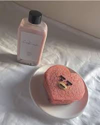 ᴹᴱ ᴱᴬᴿᴬ me eara bts army album map of the soul persona kpop pink merchandise collection collector me aesthetic food food cute food