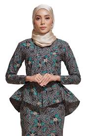 Baju ini mendapat tempahan yang menggalakkan dari semua pelanggan kami. Kebaya Peplum Batik Kaisara Code Ks22 Habra Haute Living The Lifestyle