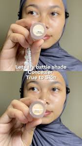 Aku sih lebih suka shade muffin, kamu tim shade yg mana nih?  @truetoskinofficial , ., ., ., #truetoskin #concealer #formakeup #daily  #casual #makeup #makeupaddict #makeuplover