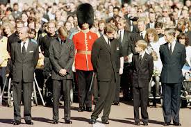 Herdeiro do trono britânico está recuperado após contrair o novo coronavírus. Iqqube4rl0npdm