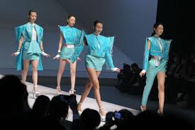 Maybe you would like to learn more about one of these? China Fashion Week 2013 A W Ab 17046069 Fashion Ae 17046069 Chinadaily Com Cn