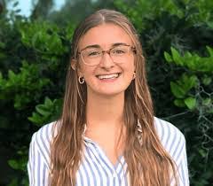 Elizabeth Morelli's Instagram, Twitter & Facebook