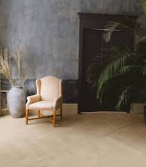 Elegantes Fischgratparkett Aus Eiche In 2020 Wohnzimmer Ideen Modern Parkett Parkett Eiche