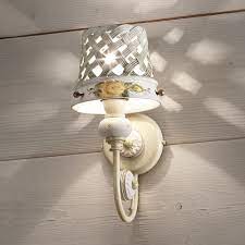 Le lampade a parete solitamente integrano il classico lampadario a sospensione, conferendo carattere allo spazio. Pin Auf Applique Da Parete