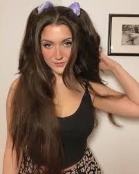 Edafoxx ASMR - Free pics, galleries & more at Babepedia