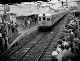 The First Electric Train At Gosford Railway Station In 1960 Train Electric Train New South Wales