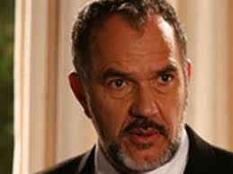 Novela “Totalmente Demais”: Germano desconfia que Eliza pode ser sua filha 