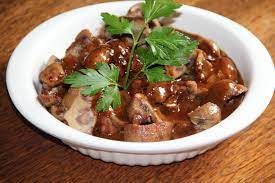 Détacher les noix, retirer le nerf. Rognon De Veau Au Pineau Sauce Moutarde Du Jardin Et Du Marche A L Assiette Et A La Bouche