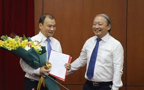 Theo đó, bộ chính trị quyết định bổ nhiệm đồng chí lê hải bình, ủy viên dự khuyết trung ương đảng, phó trưởng ban chuyên trách ban chỉ đạo công tác thông tin đối ngoại, vụ trưởng vụ thông tin đối ngoại và hợp tác quốc tế, ban tuyên giáo trung ương giữ chức phó trưởng ban tuyên giáo trung ương. Fz1h Z2ndiucym