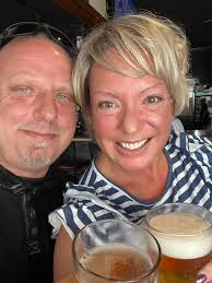 Cheers to football Saturdays!🏈 Wings and football, followed by putting up  the Christmas tree🎄… It's all about balance today 🤣