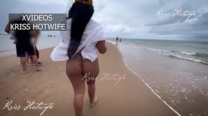 Caminhando na Praia de Porto Seguro - XNXX.COM