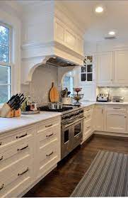 Pin By Aleksey Sko On Traditional Kitchens Kitchen Cabinet Colors Kitchen Designs Layout Kitchen Design