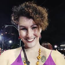 Conheço não-binárie, gestalt terapeuta Tatiana Campbell. Posso passar o  contato