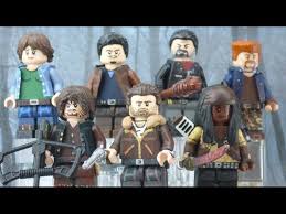 Lego The Walking Dead Season 7 Premiere Custom Minifigures Showcase Video Http Www Comics2film Com Lego The Walking Walking Dead Lego Lego Cool Lego