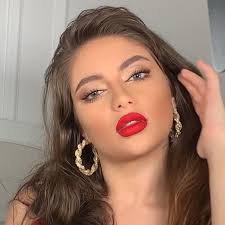 ناهد العمودي nahed alamoudi on instagram هو حلو حلو ما اختلفنا بس بنعومته عمررررري ماسويت حتى التكنيك بسيط وبدون فاونديشن عدساتها ملاكيت حتكسر الدن