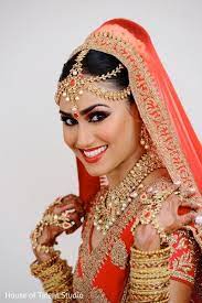 Indian Bride Wedding Day Portrait Http Www Maharaniweddings Com Gallery Photo 106423 Indian Bride South Indian Bride Hairstyle Indian Fusion Wedding