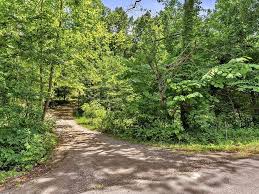 5833 Dewey Carr Rd, Bethpage, TN 37022