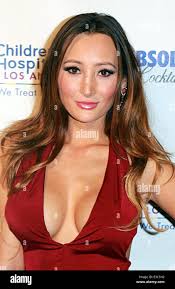 Amy Markham's Instagram, Twitter & Facebook