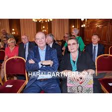 Gli idioti sono una saggia istituzione della natura che permette agli stupidi di ritenersi intelligenti. Offizielle Webseite Von Fotograf Ing Harald Artner