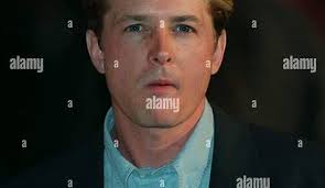 Michael J Fox An Inspiring Journey Through Hollywood And Beyond Del éxito  En A Su Lucha Contra El Parkinson-nationalemergingartprize