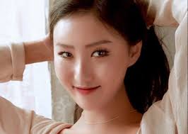 화사, most often stylized as hwa sa), is a south korean singer, rapper, songwriter. How Mamamoo Hwasa Savagely Addressed A Body Shaming Statement Kpopstarz