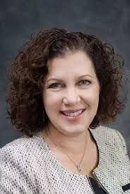 Lisa Papini's Instagram, Twitter & Facebook