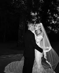 Pin By Olivia ʙᴇʟɪᴇʙᴇʀ On Naiℓѕ Wedding Pics Hailey Bieber Wedding Hailey Baldwin