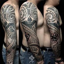 Được biến tấu từ hình xăm hoa văn, maori mang tính cách mạnh mẽ, cuốn hút. Y NghÄ©a Hinh XÄƒm Maori Luckytattoo Vn