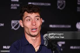 Royce Dickerson, Apple Executive producer of live sports; Taylor... ニュース写真 