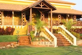 For A State That Was Under The Domain Of Portuguese For 450 Years It S Difficult To Root Out The Influence The Landscape Of Indian Homes Beach Villa Exterior